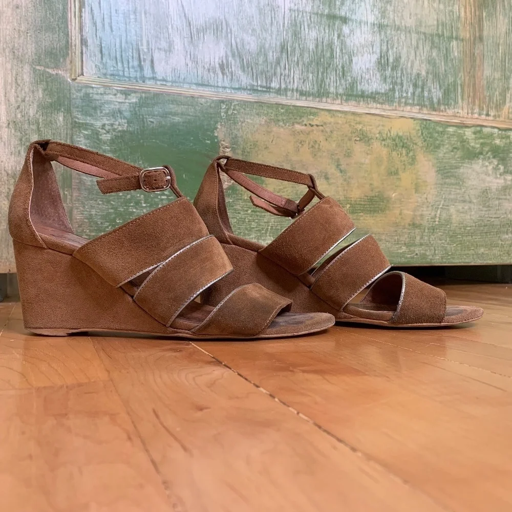 Last Chance👀 Free People Tan Leather Wedge 2.5in Heels Size 6.5